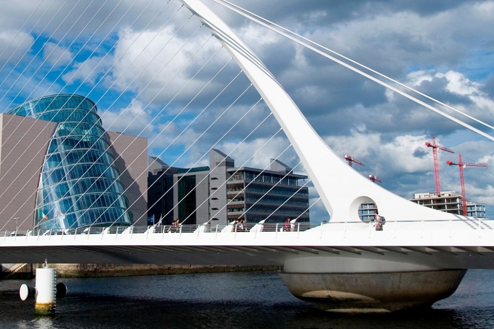 Samuel-Beckett-Bridge-Maintenance-free-Swing-Bridge-in-Dublin-1.1